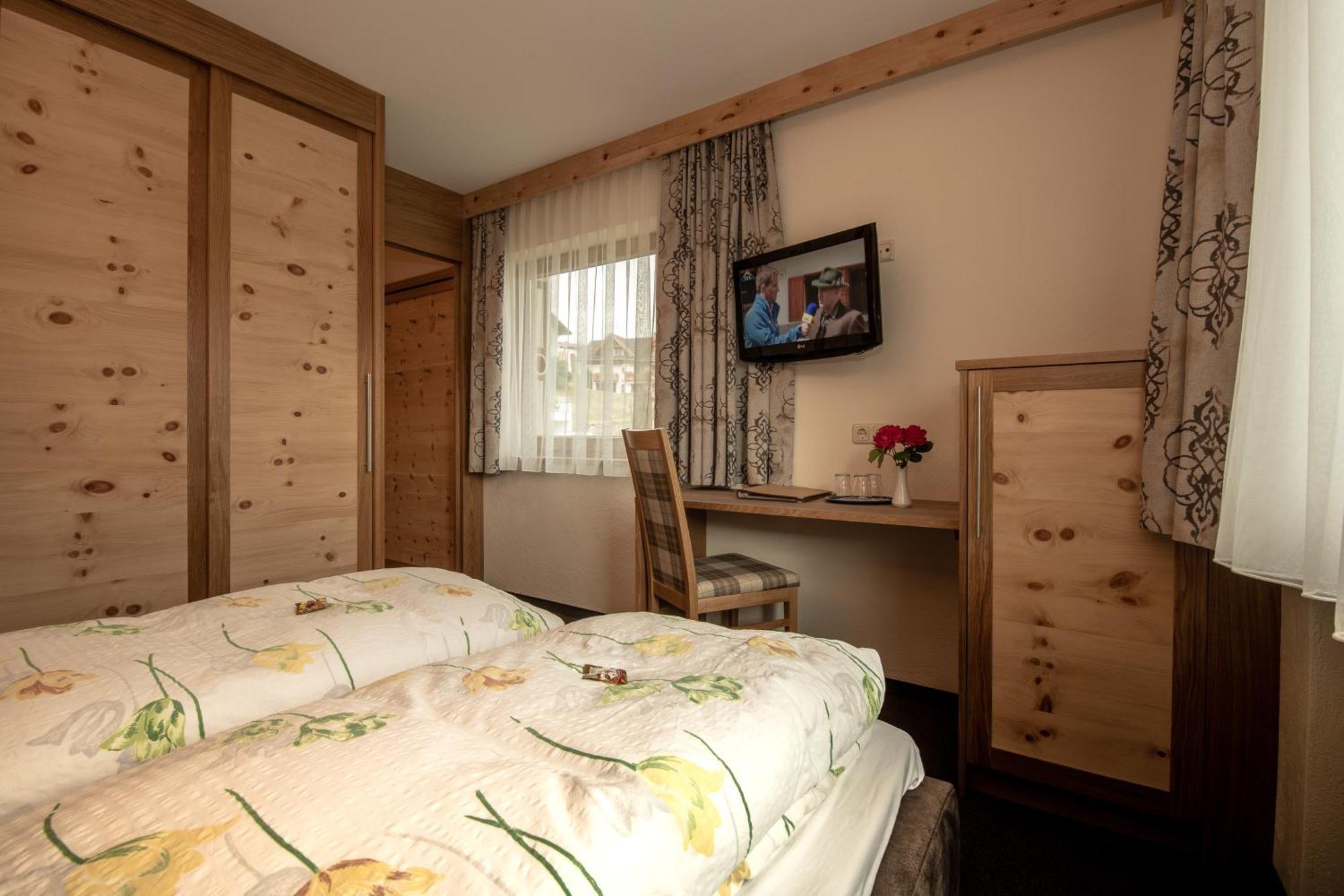 Hotel Garni Sonnenheim フィス エクステリア 写真